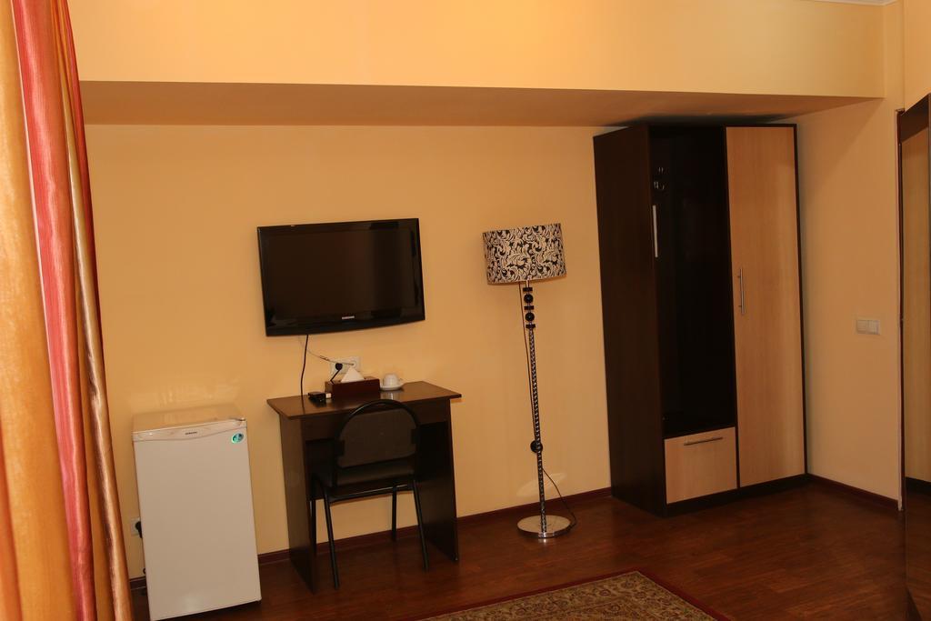 Kausar Hotel Almaty Værelse billede